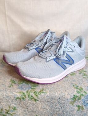 New Balance DRFT v2 athletic shoes womens 8.5